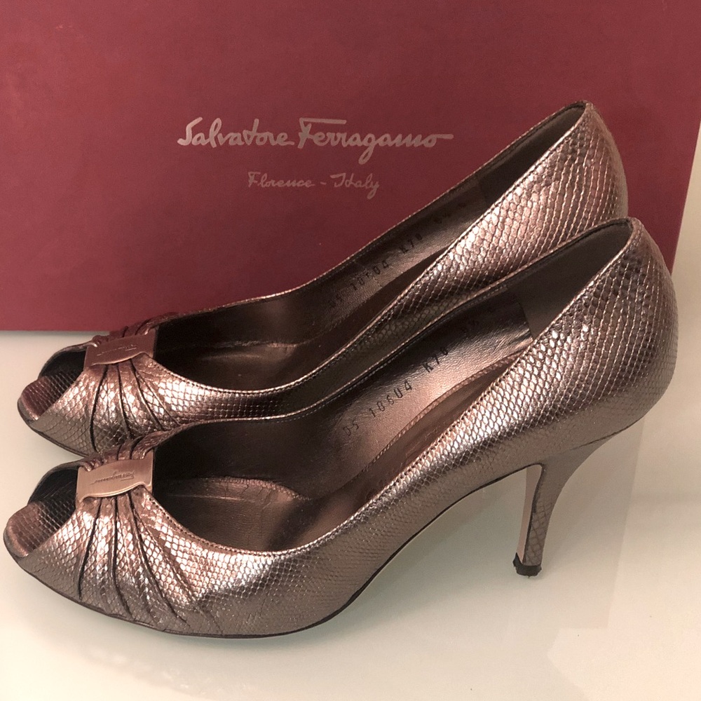 Like New Ferragamo “Fiberia” Peep-toe Pump in size 8.5